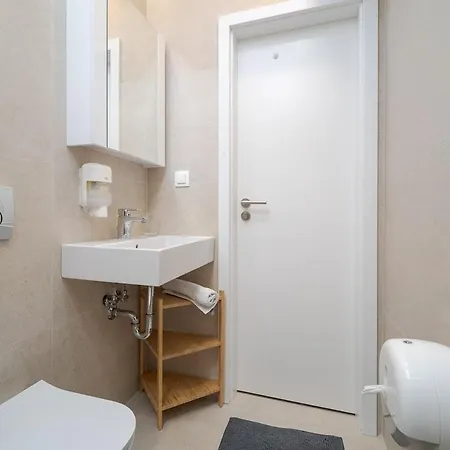 New And Cosy, Location Near Zaimov Park Lejlighed