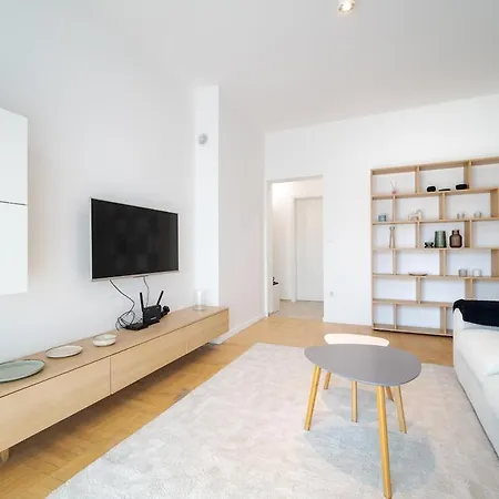 New And Cosy, Location Near Zaimov Park